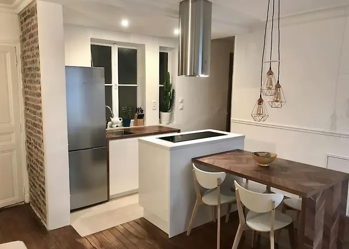 Center Of - Gare Est / Nord *